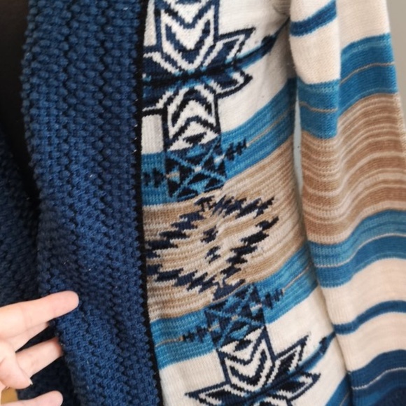 BCBG Cardigan sweater Size L - Picture 2 of 4